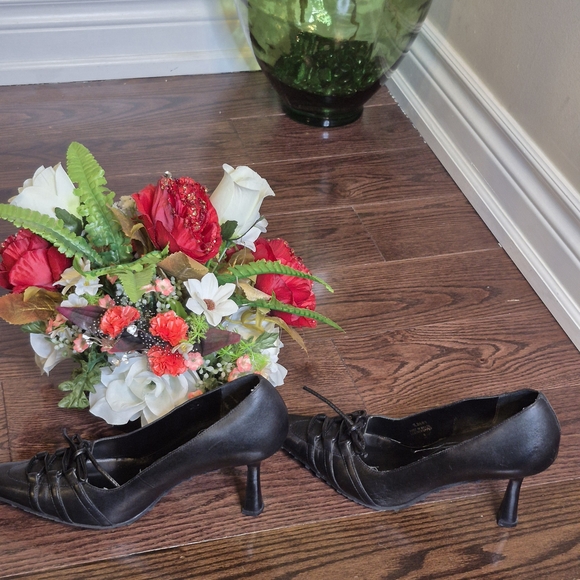 Chic Black Women's Shoes - Picture 10 of 15